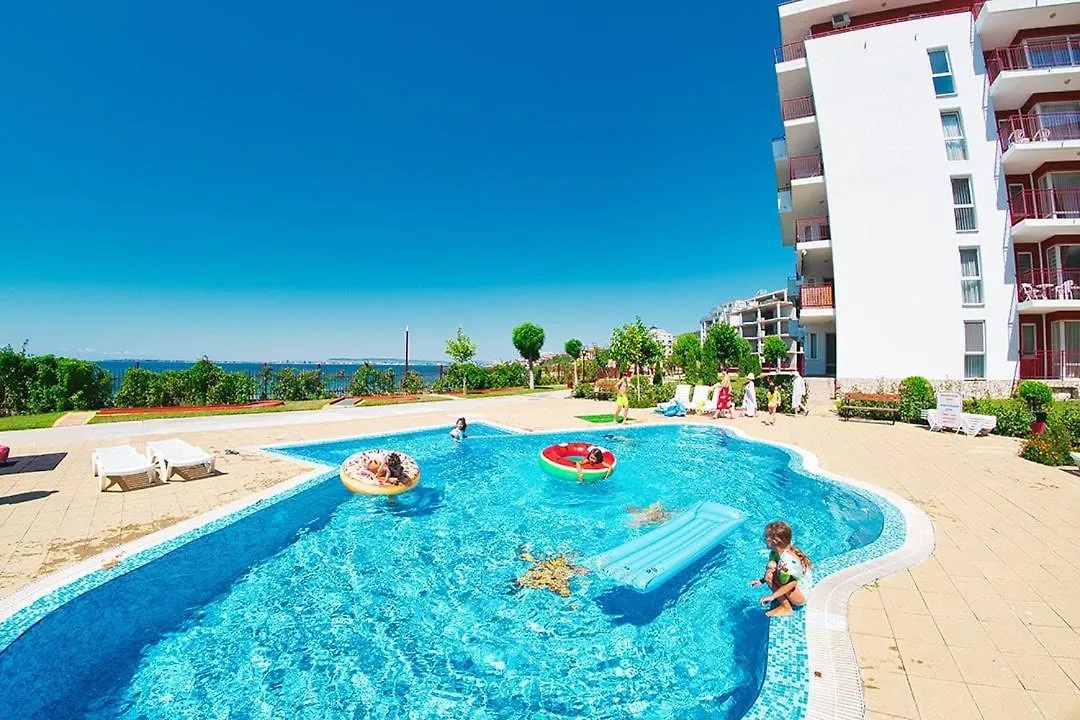 Sea Paradise 2-Room Seafront Apartment in Sveti Vlas Burgas