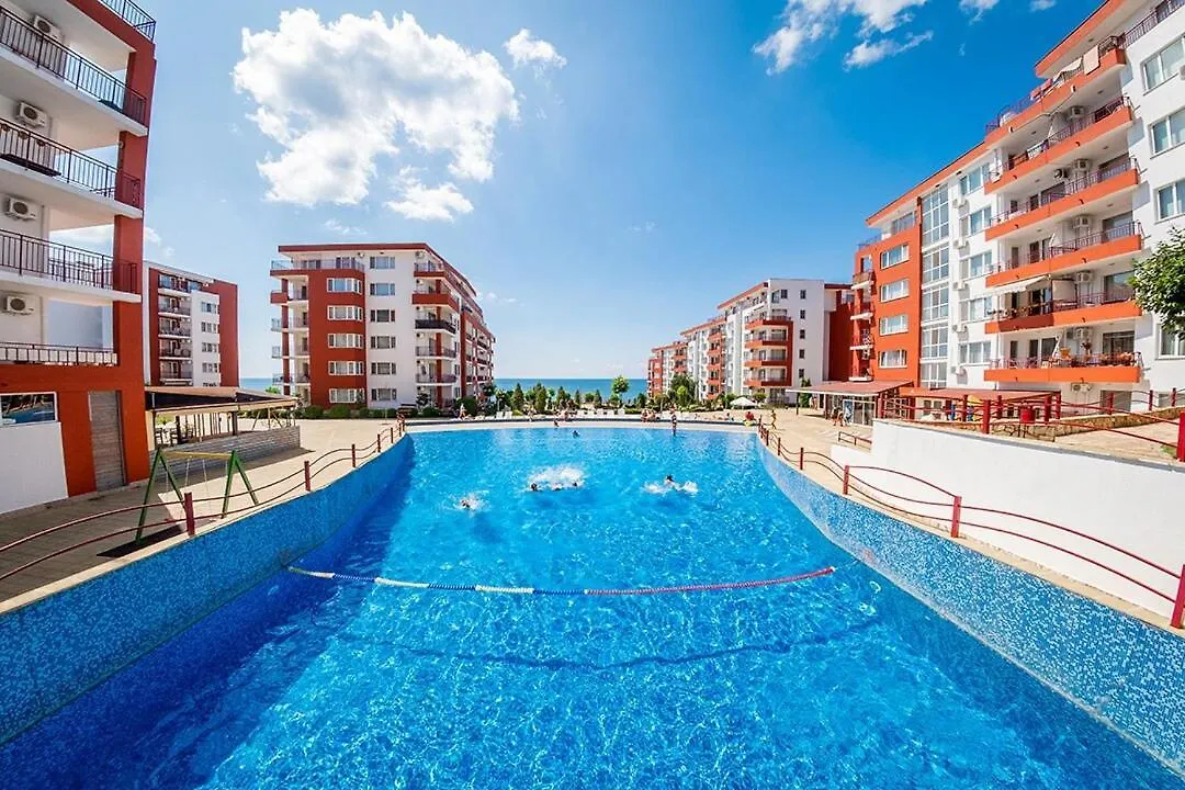 Sea Paradise 2-Room Seafront Apartment in Sveti Vlas Burgas