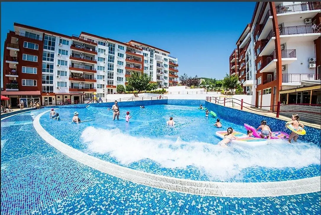 Sea Paradise 2-Room Seafront Apartment in Sveti Vlas Burgas