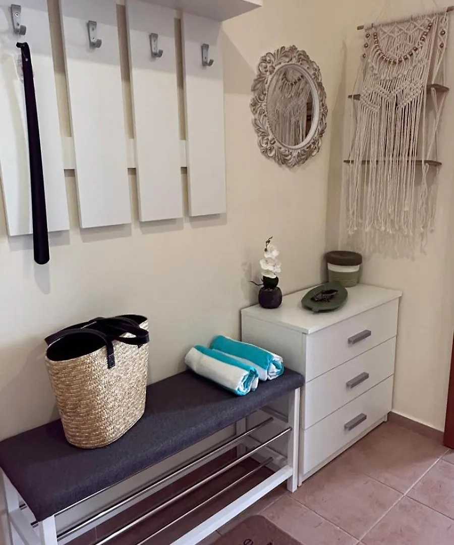 Sea Paradise 2-Room Seafront Apartment in Sveti Vlas Burgas City Bulharsko