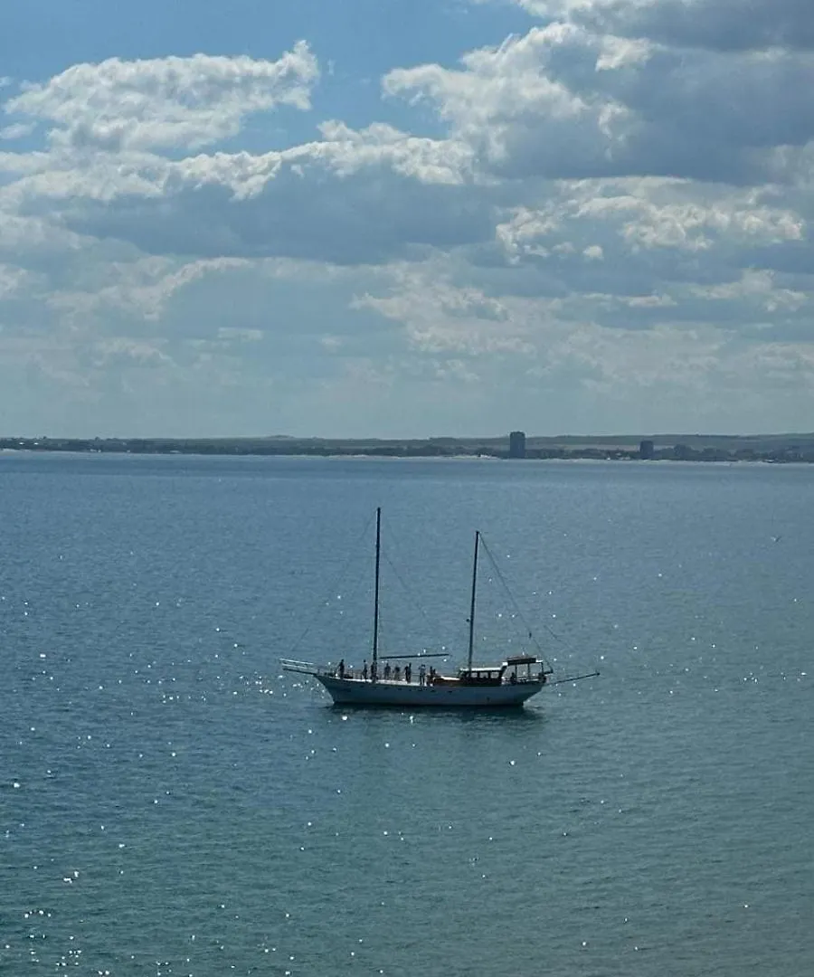 Sea Paradise 2-Room Seafront Apartment in Sveti Vlas Burgas 0*,