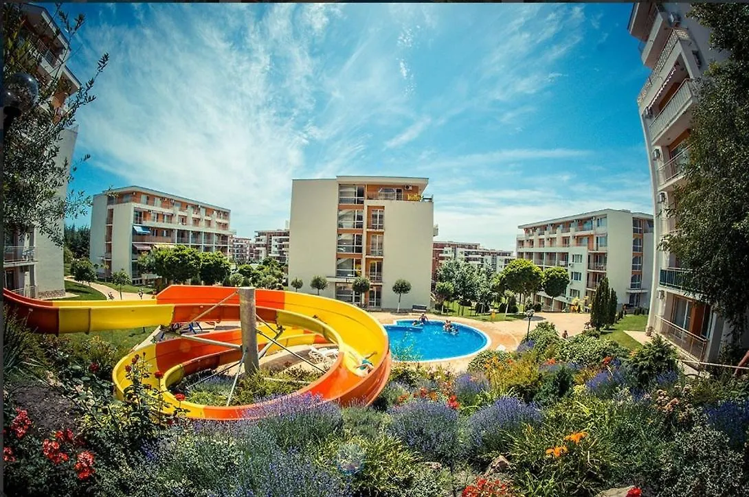 Sea Paradise 2-Room Seafront Apartment in Sveti Vlas Burgas