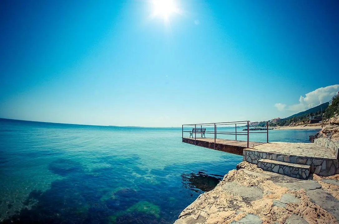 Sea Paradise 2-Room Seafront Apartment in Sveti Vlas Burgas 0*,