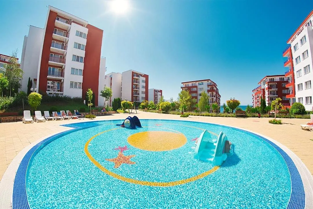 Sea Paradise 2-Room Seafront Apartment in Sveti Vlas Burgas